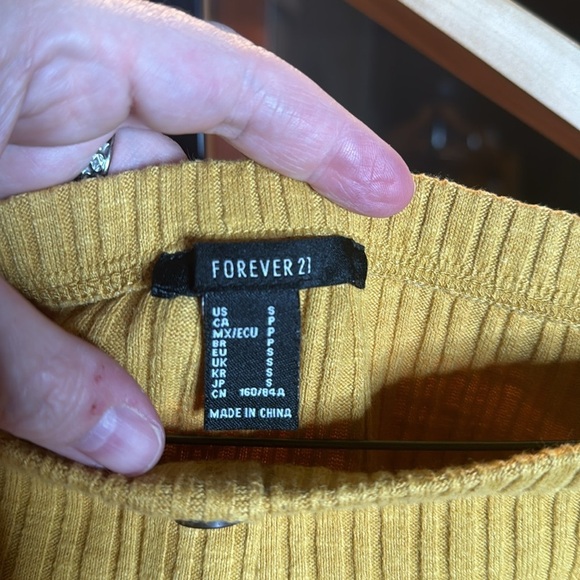 Forever 21 Off Shoulder Mustard Crop Top Size Small - Picture 5 of 6